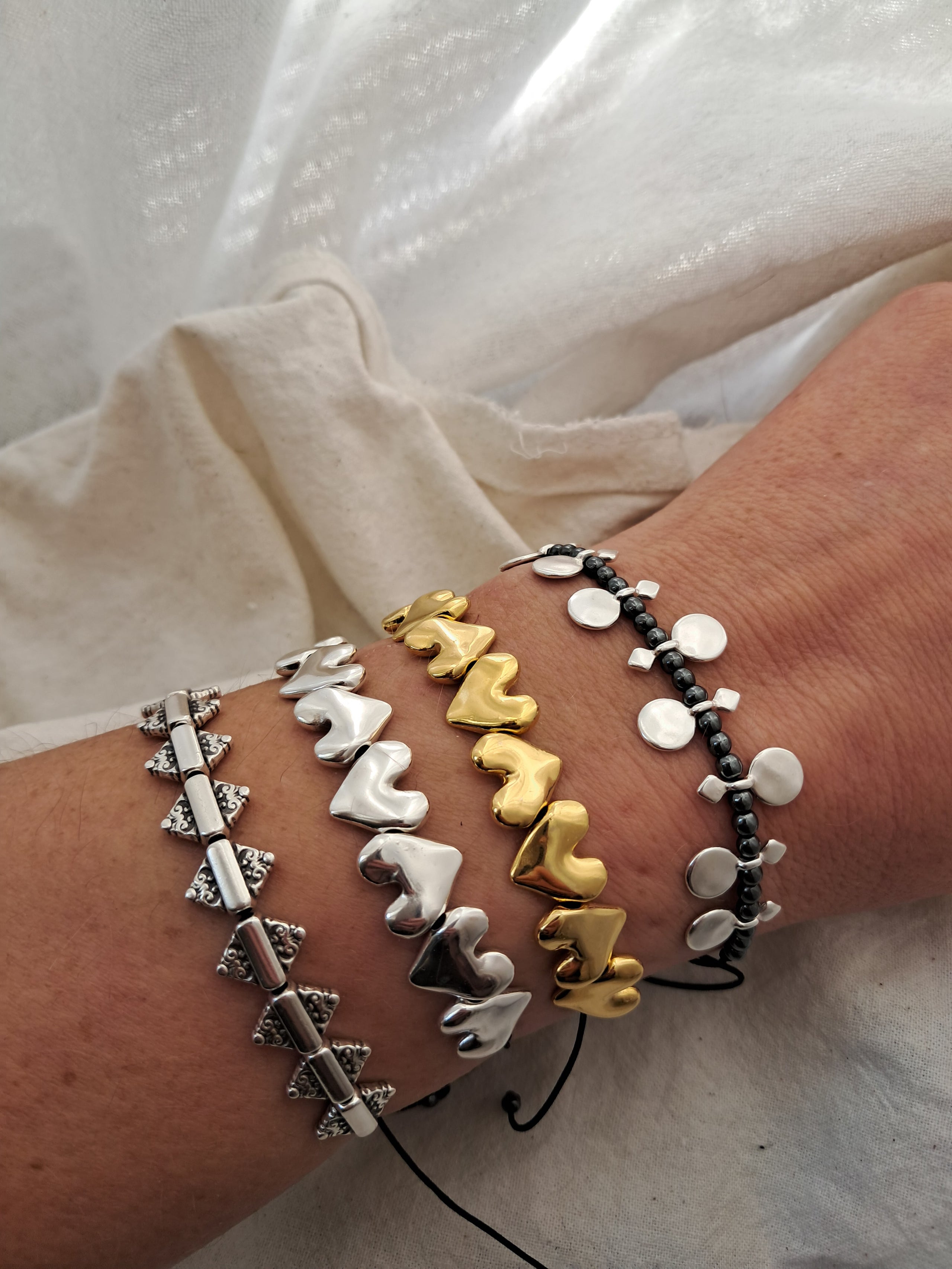 Spikes, hearts and circles