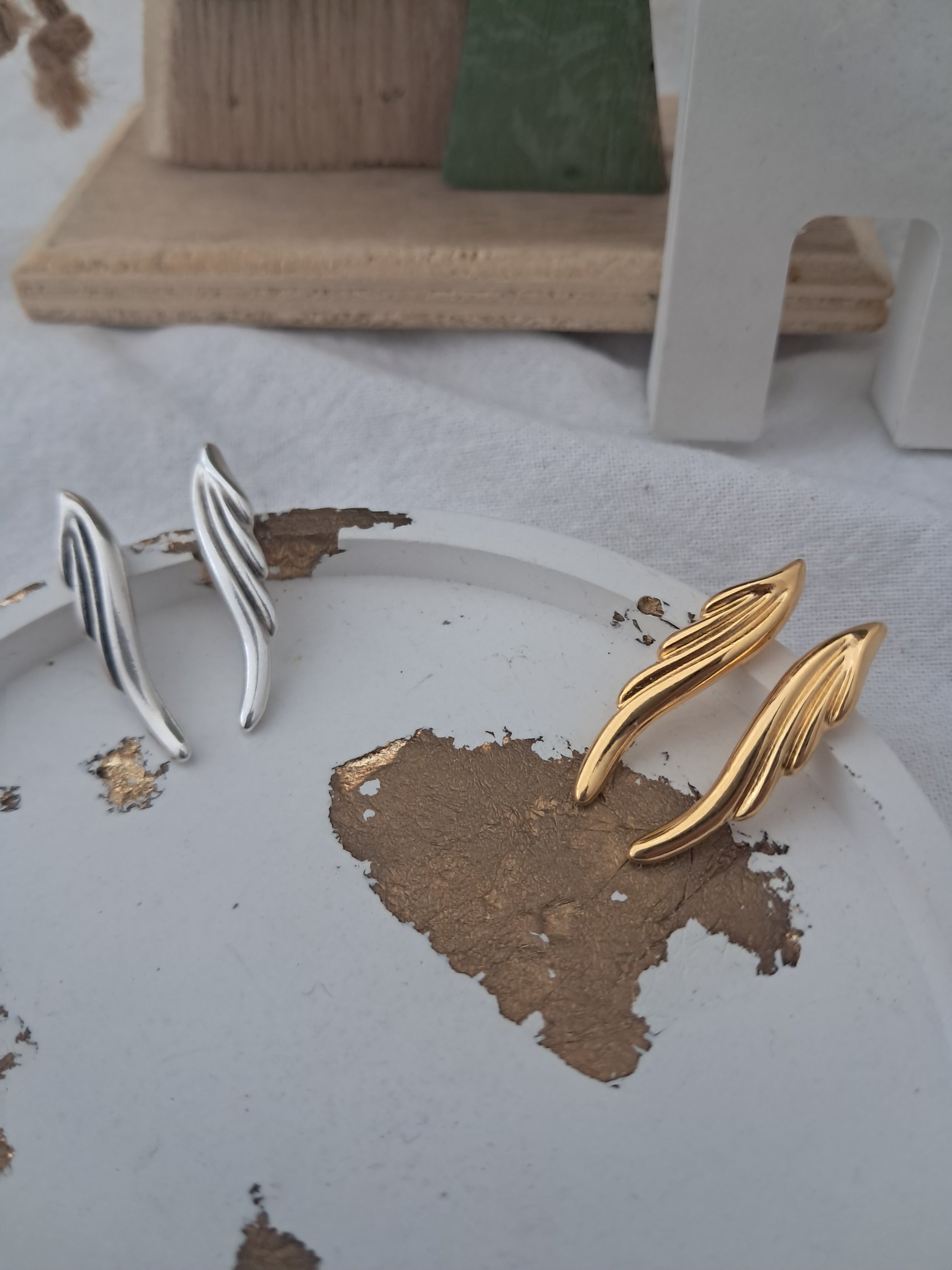 Wings Studs