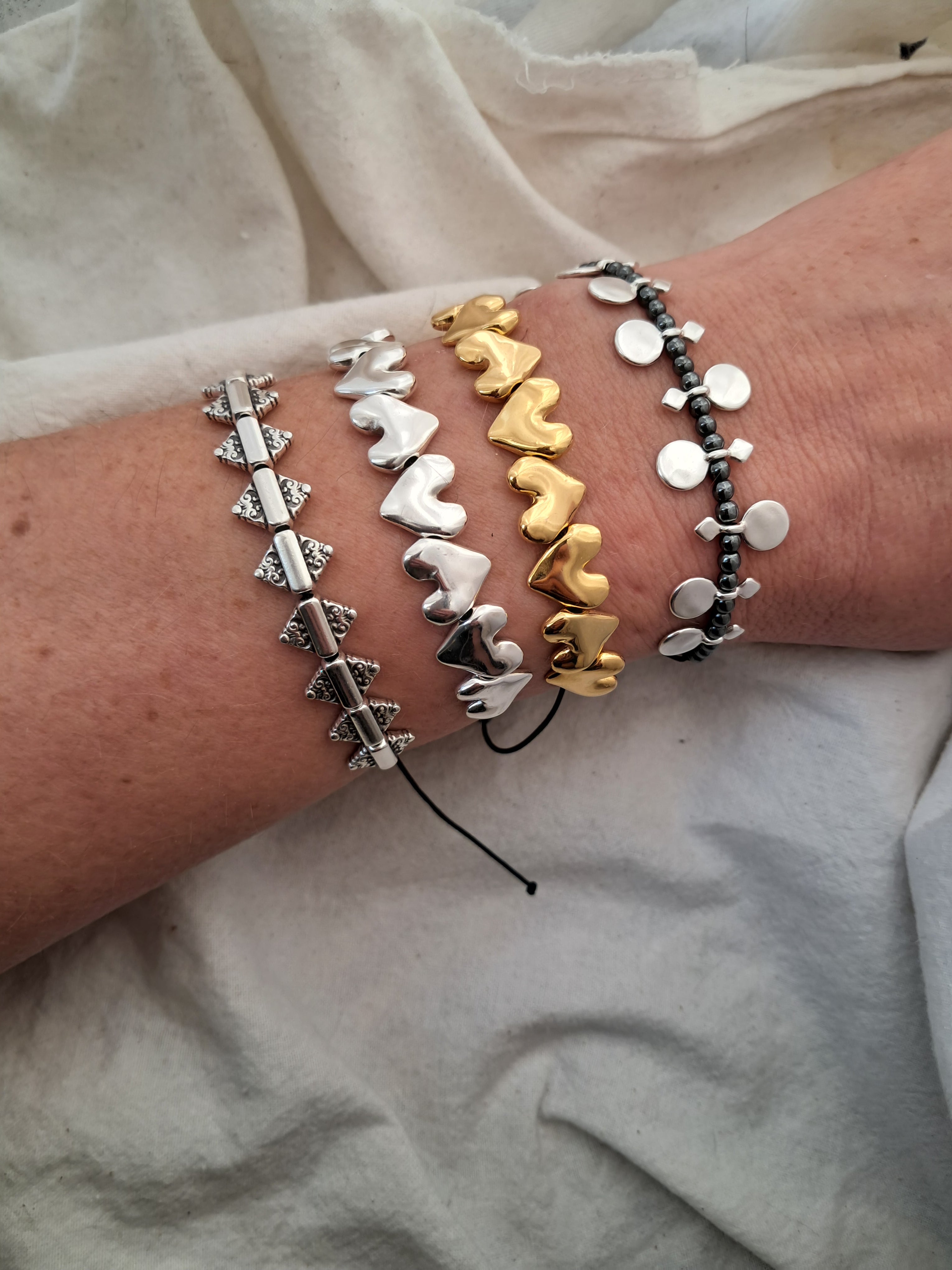 Spikes, hearts and circles