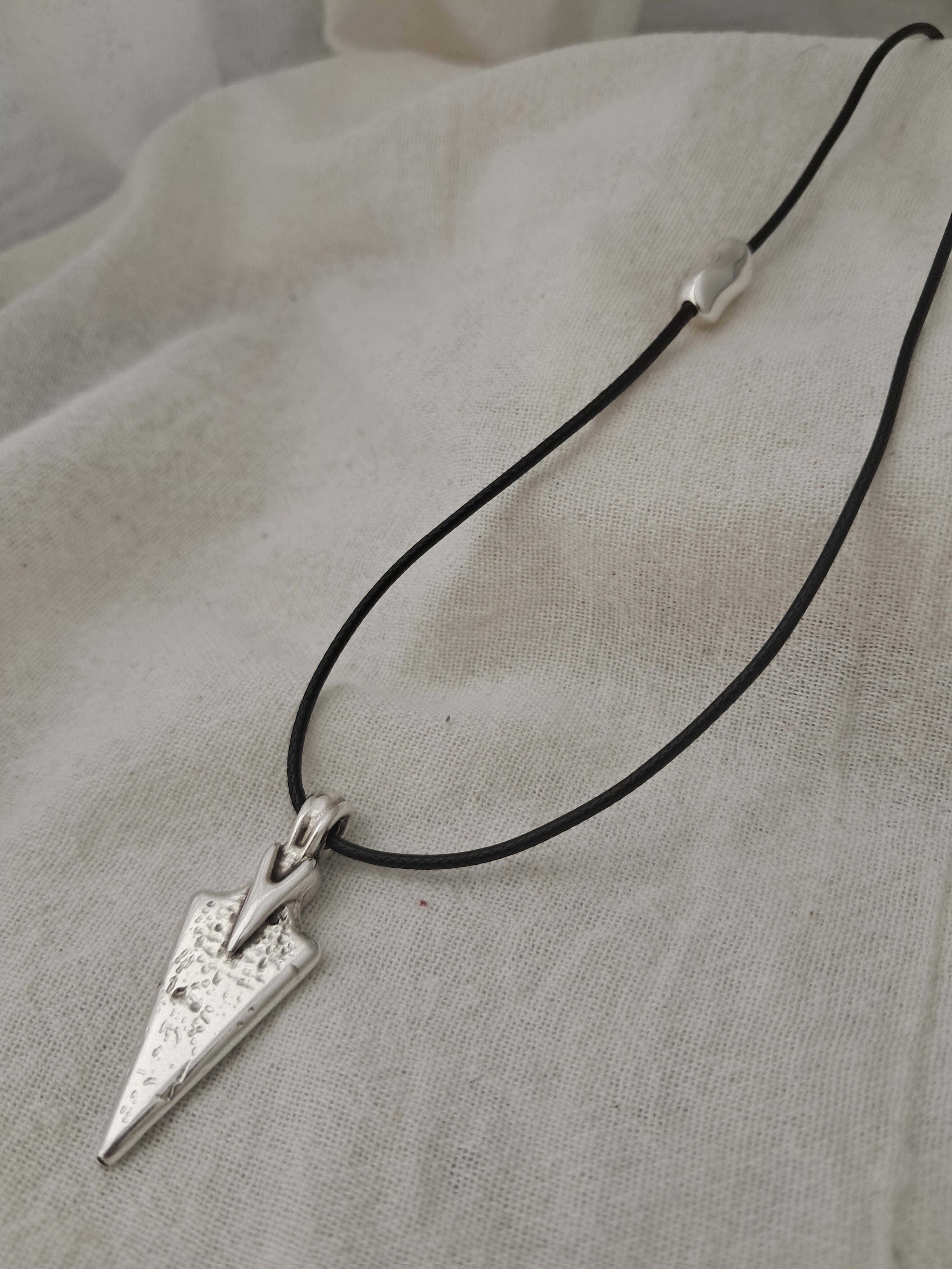 Σπαθί κολιέ