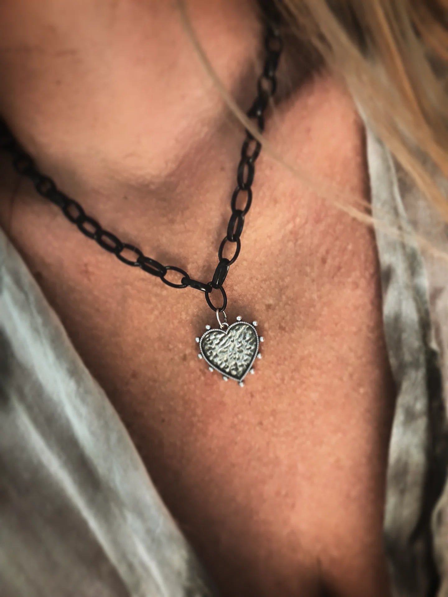 Statement heart necklace